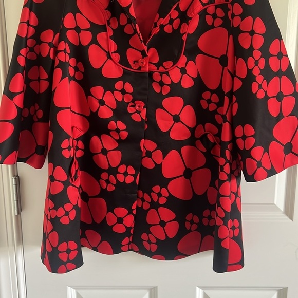 Elija Blue and Red Floral 3/4 Sleeve jacket Made in Seoul - Picture 5 of 10